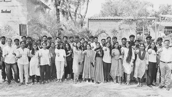 SlideEgg Team Meeting